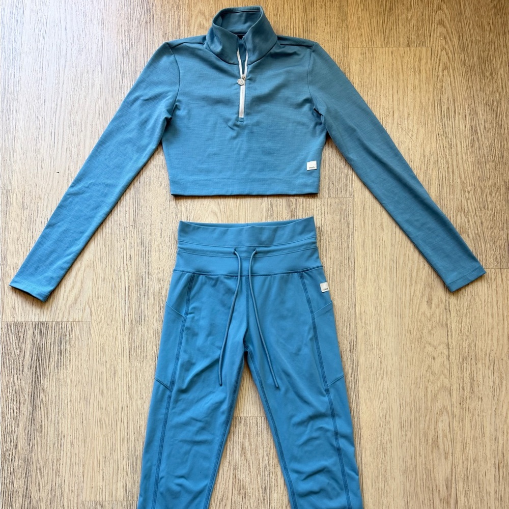 Blue Vuori Crop Top and Leggings Set